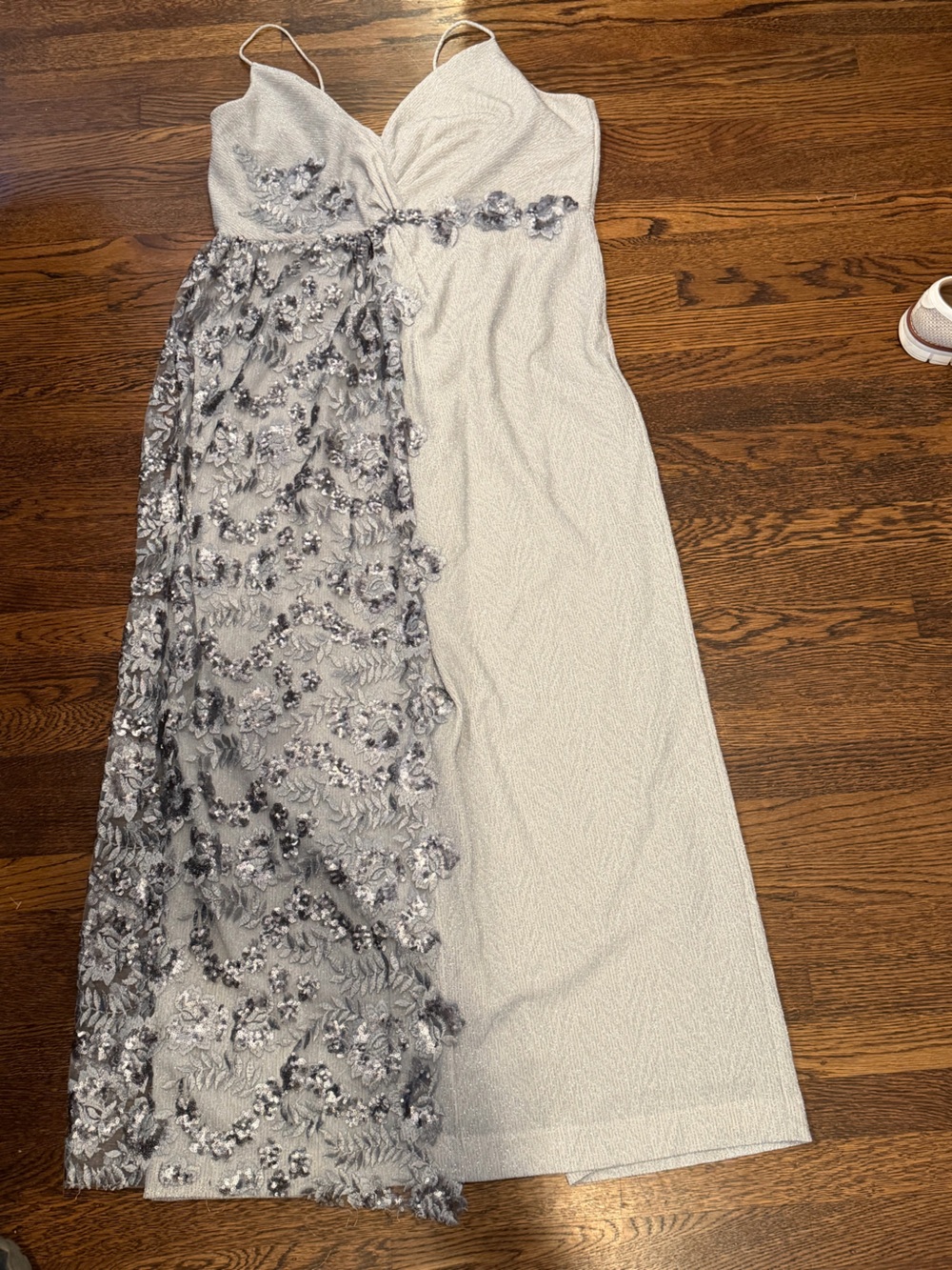 Adrianna Papell Black and Silver Brand Label I manually add a extra piece